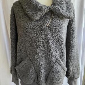 Cozy Gray Sherpa Pullover - Size M - NWOT